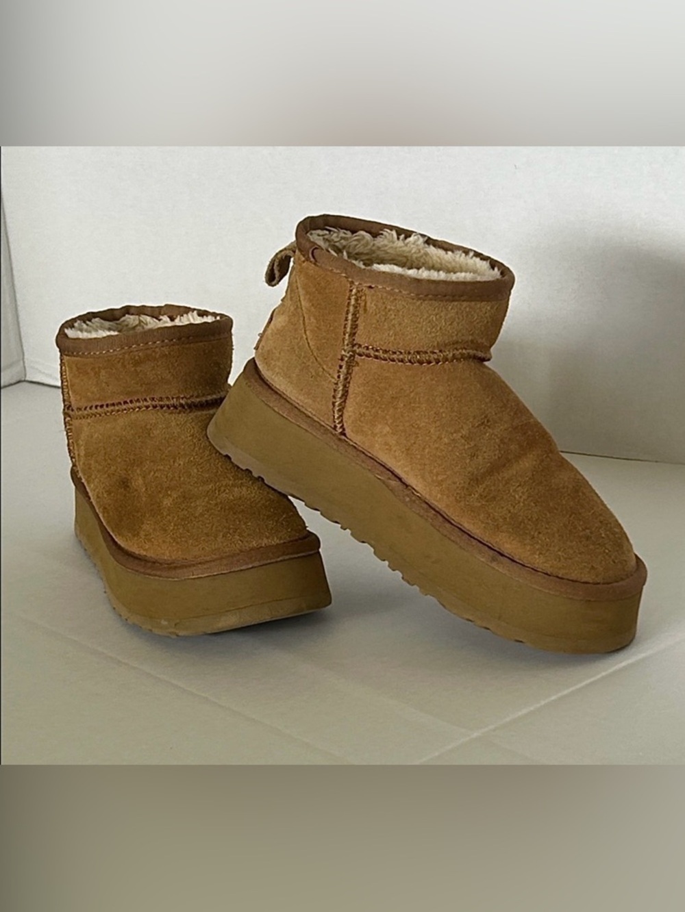UGG CLASSIC WOMENS PLATFORM BROWN MINI  BOOTS GENUINE LEATHER AND SHEEPSKIN SZ 5